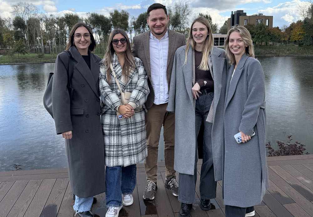 Lioncom у Seven Lakes