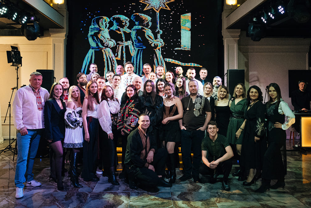 Новорічний корпоратив для Adaptis | Приклад івенту Lioncom